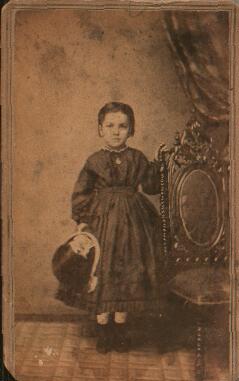 photo of little girl with bonnet